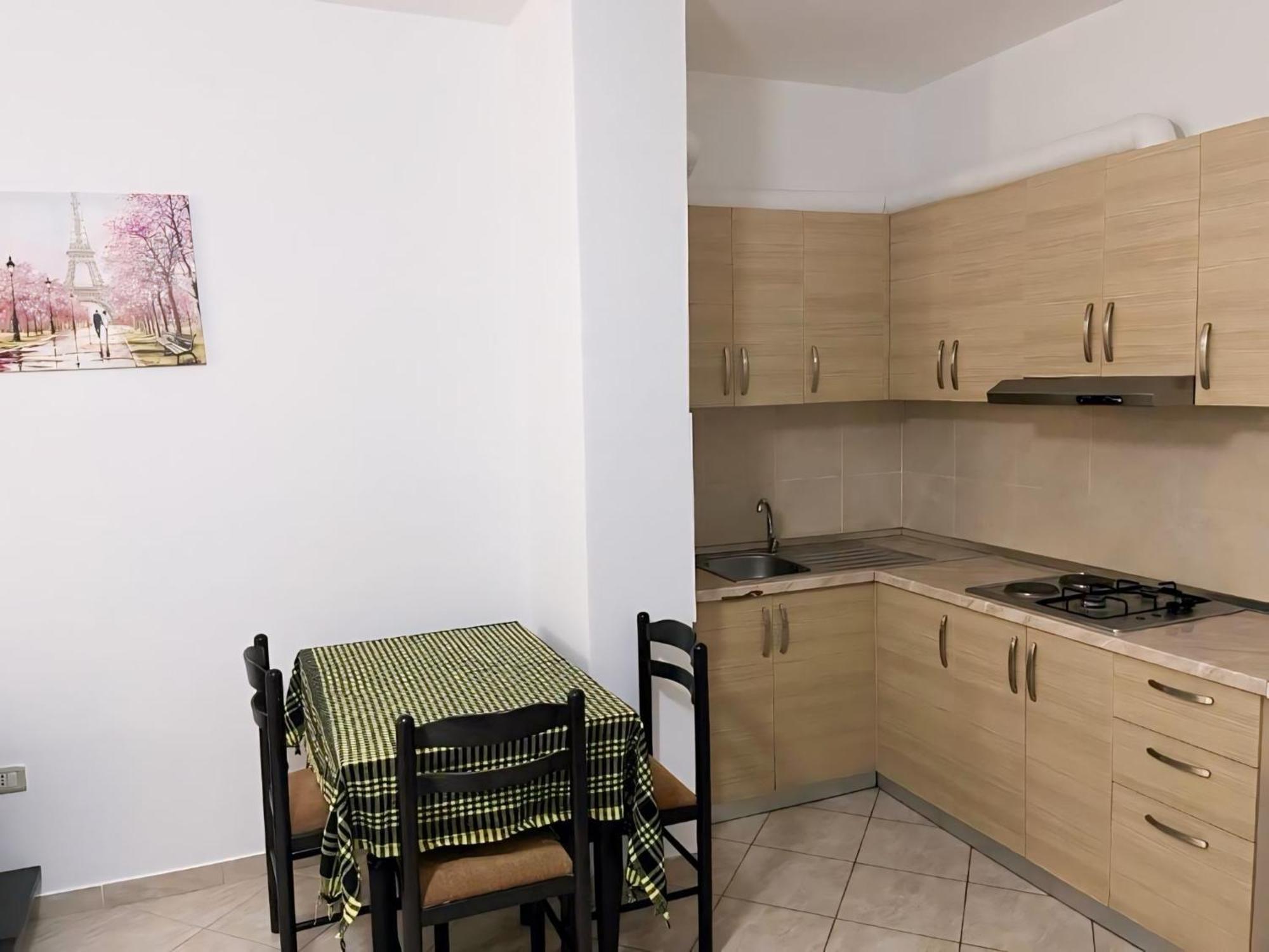 Gerald'S Central Apartments Vlora Kültér fotó